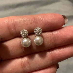 New pearl earrings with sparkle